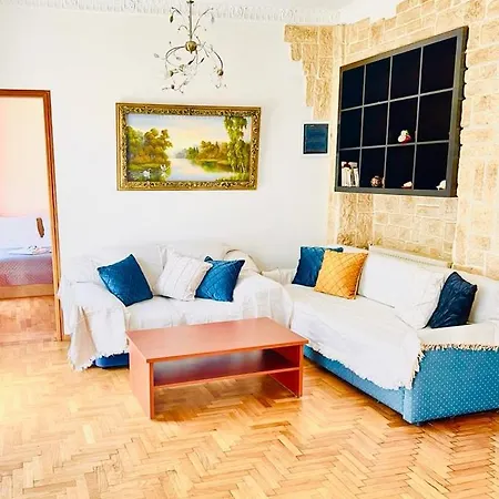 Apartment Neoclassical 2bed In Kallimarmaro *