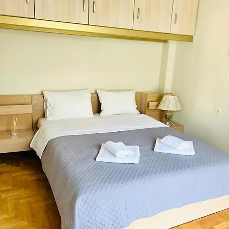 Neoclassical 2bed In Kallimarmaro