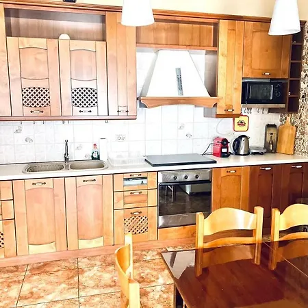 Neoclassical 2bed In Kallimarmaro Apartment
