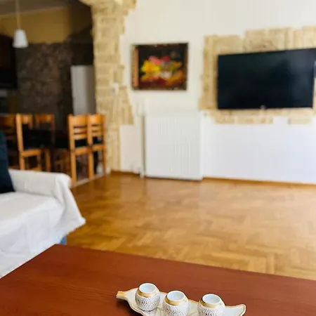 Apartment Neoclassical 2bed In Kallimarmaro Athens